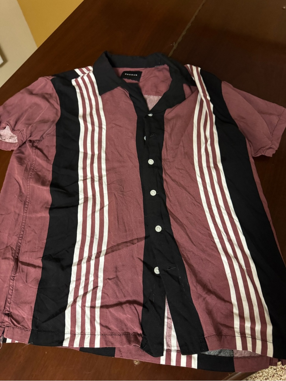 PacSun Short-Sleeve Button Shirt in Dusty Rose, Black & White Stripe